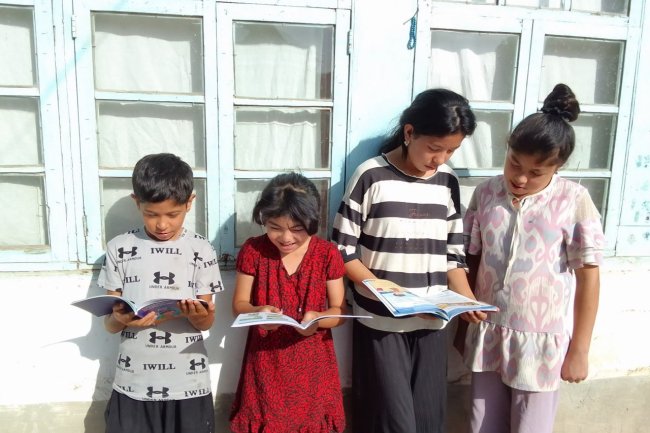 #Oltinsoy_TAKMda “Kitobxonlik oiladan boshlanadi" mavzusida yangi adabiyotlar etkazib berildi.