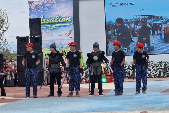 Kitob oʻqish, ilm olish orqaligina insonda badiiy tafakkur, did va qarash shakllanadi. Haqiqiy adabiyot toʻgʻrisida mutolaa tasavvurga ega boʻlmay turib, hayotning mazmunini, qadr-qimmatini anglab boʻlmaydi.      Joriy yilni 25-noyabr kuni Oltinsoy TAKM xodimlari  tomonidan kitobxonlikni targ'ib etish maqsadida "Soliq inspeksiyasida" ko`chma kutubxona xizmati ko`rsatildi.