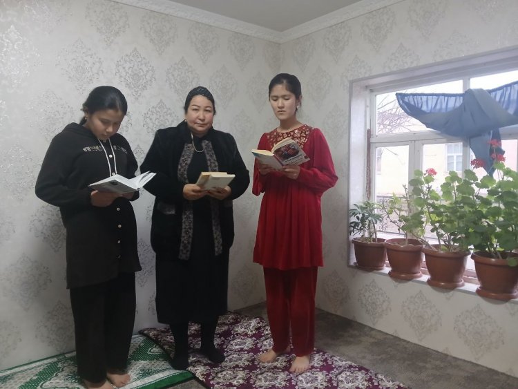 Kitob va kitobxonlik insonlar ong - tafakkurini teranlashtirib, qalbiga eng go'zal ezgu niyatlarni joylaydigan, ularni yaxshiliklar olamiga yetaklaydigan ma'naviyat sarchashmasidir