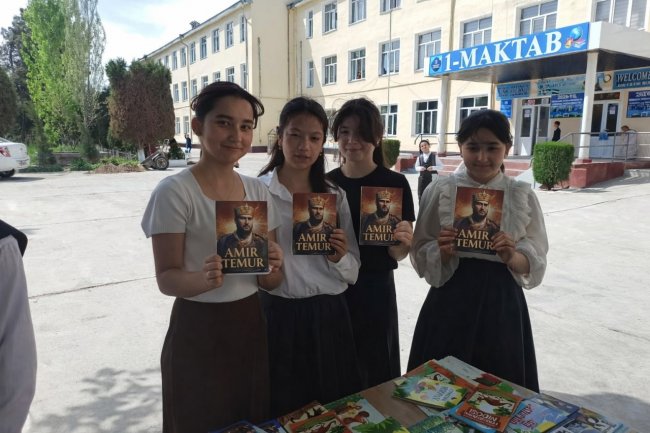 2-aprel “Xalqaro bolalar kitobi kuni” munosabati bilan “Kelajak –kitobxon bolalar qo`lida” mavzusida kitobxonlik haftaligini tashkil etish.